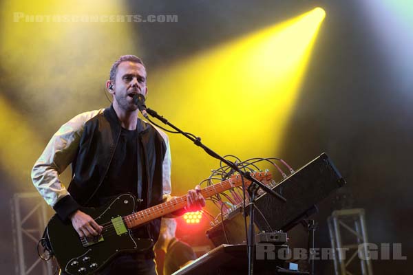 M83 - 2016-06-24 - PARIS - Hippodrome de Longchamp - Bagatelle - 